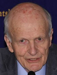 Frank_von_Hippel.jpg