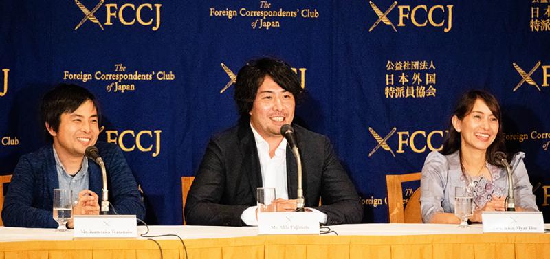 From left, producer Kazutaka Watanabe, director Akio Fujimoto and star Thin Myat Thu. ©Koichi Mori